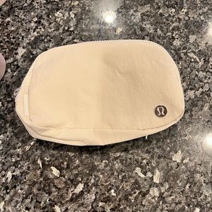 Lululemon white opal belt bag NWT